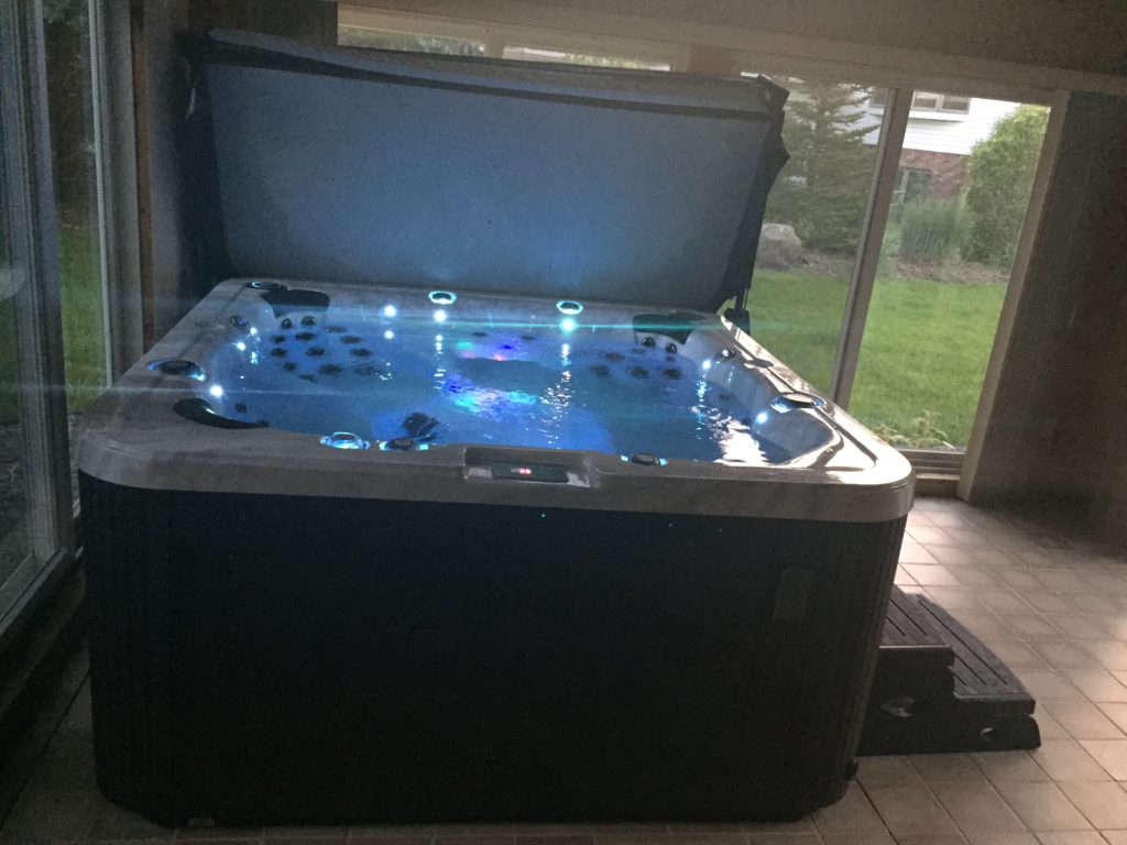 Hawaiian Breeze Spa 740N 6 person hot tub Hot Tub Insider