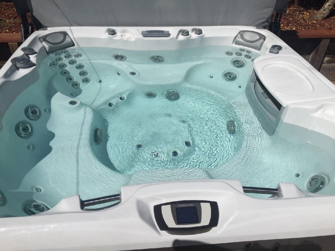 2018 Sundance Optima Like New Hot Tub Insider