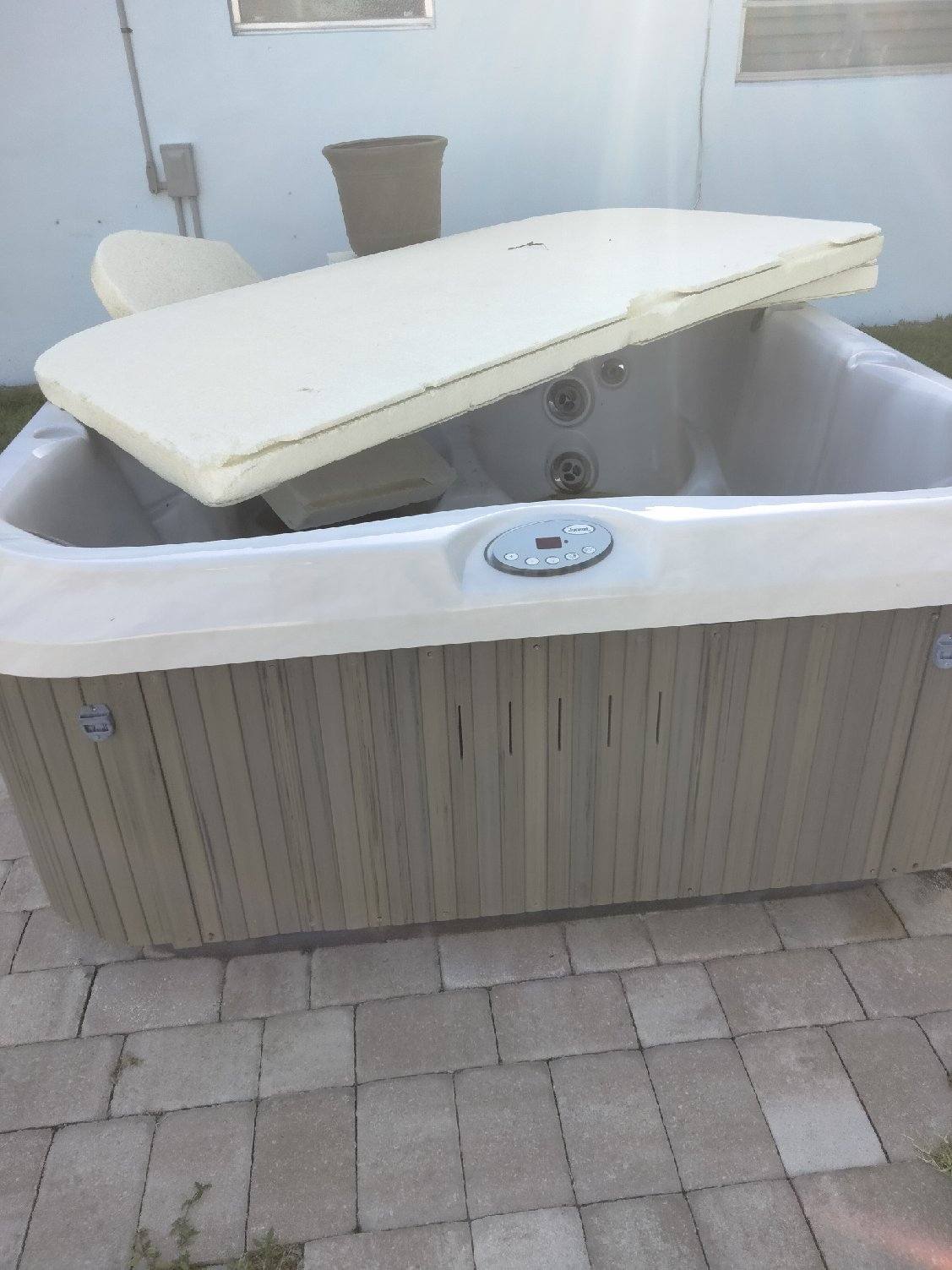 USED JACUZZI J-325 - Hot Tub Insider