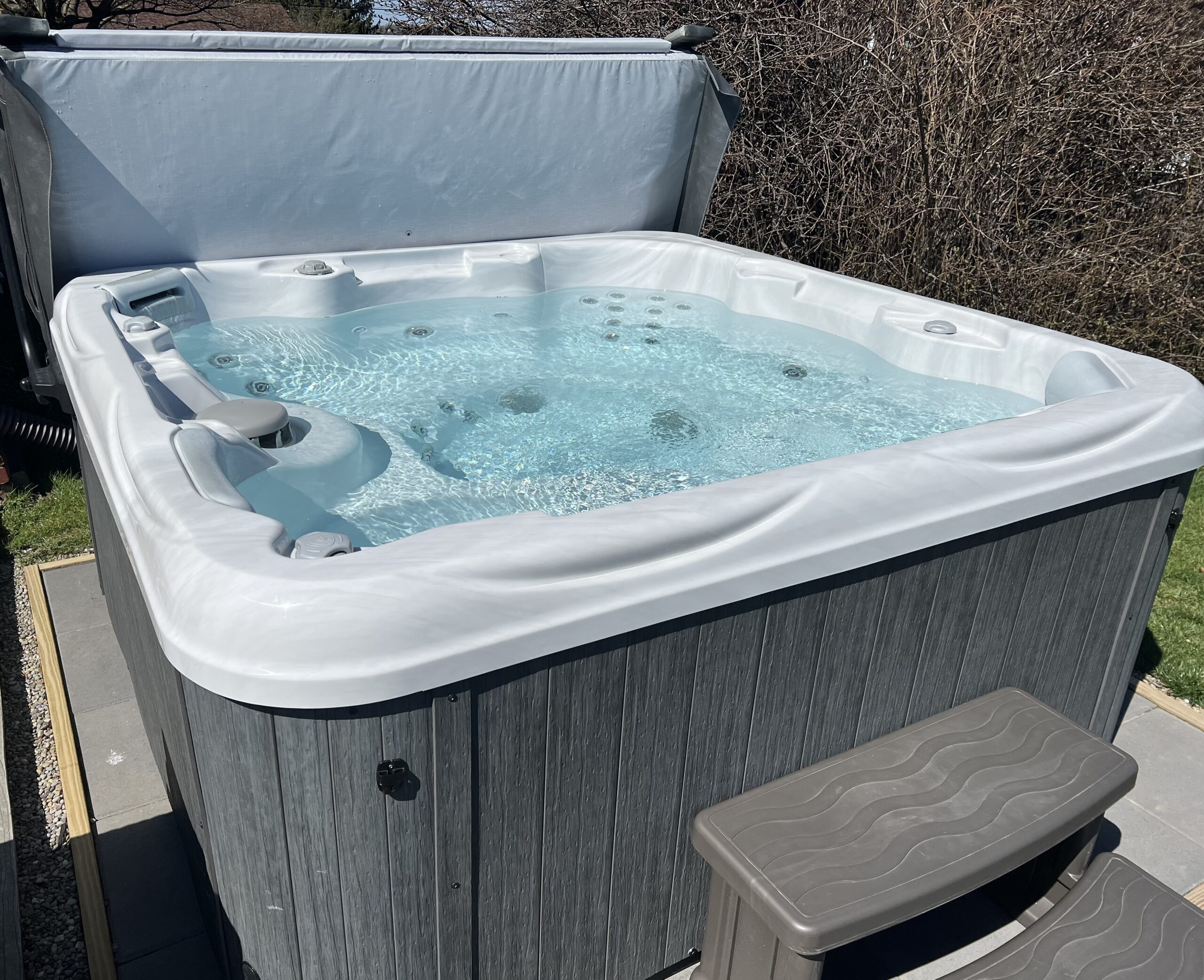 Artesian South Seas Spas 735L Hot Tub - Hot Tub Insider