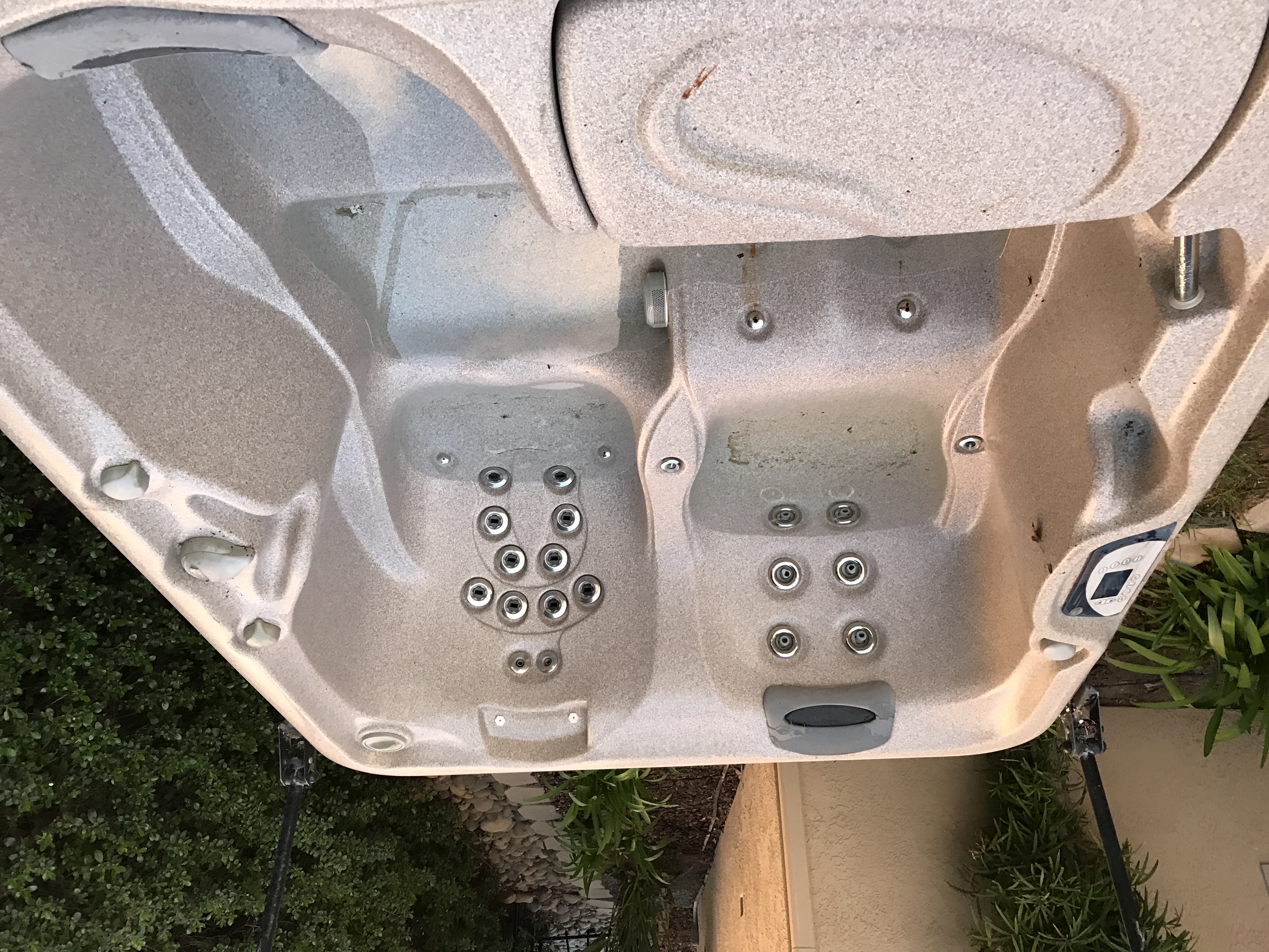 sundance-capri-850-good-condition-hot-tub-insider