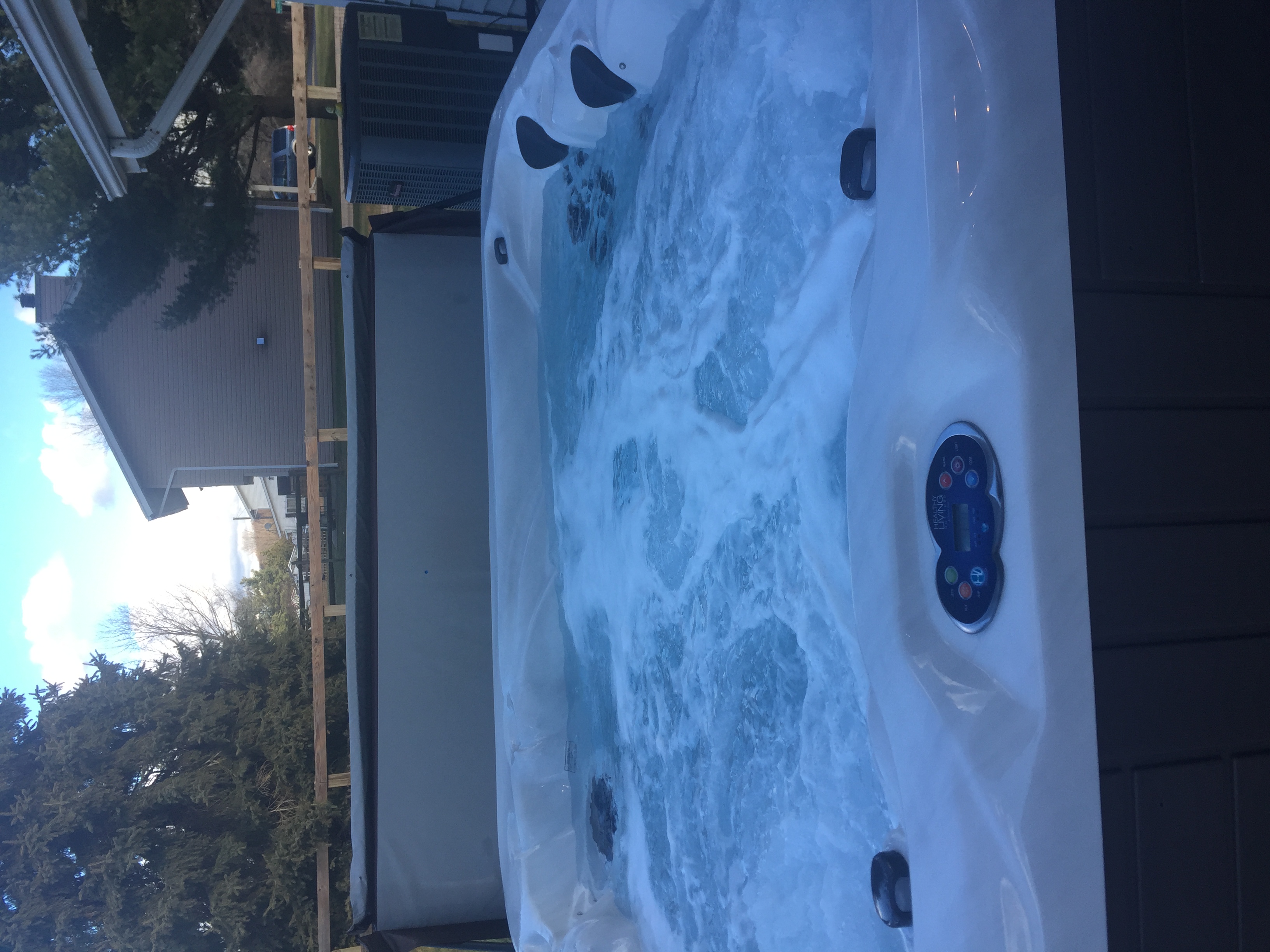 6 person Therapeutic Hot tub - Hot Tub Insider