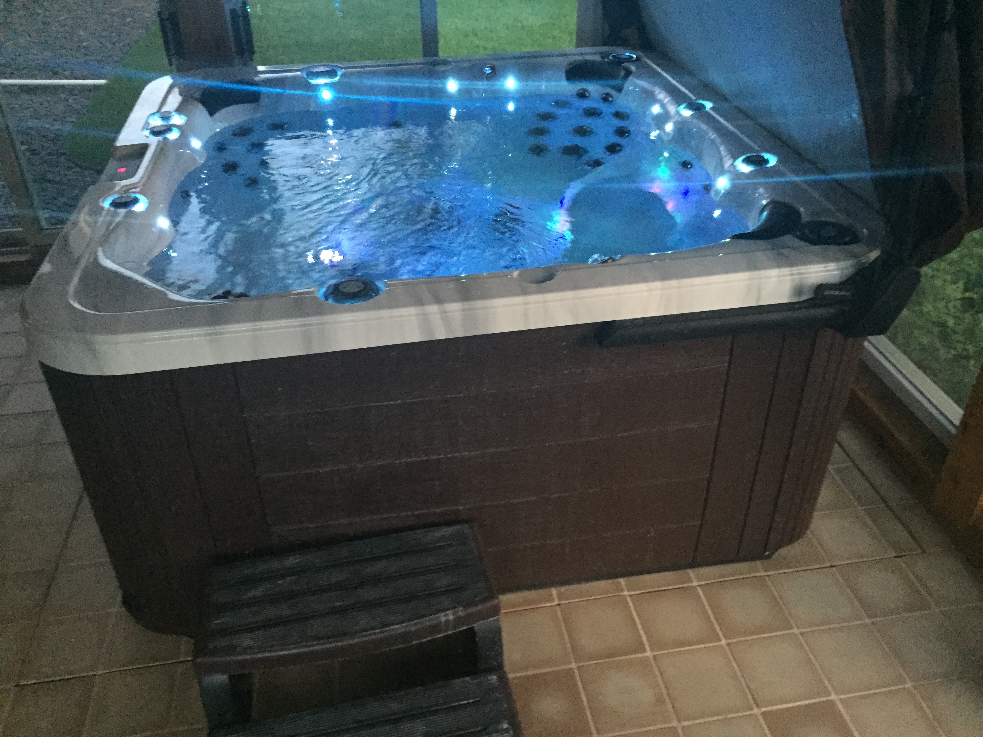 Hawaiian Breeze Spa 740n 6 Person Hot Tub Hot Tub Insider