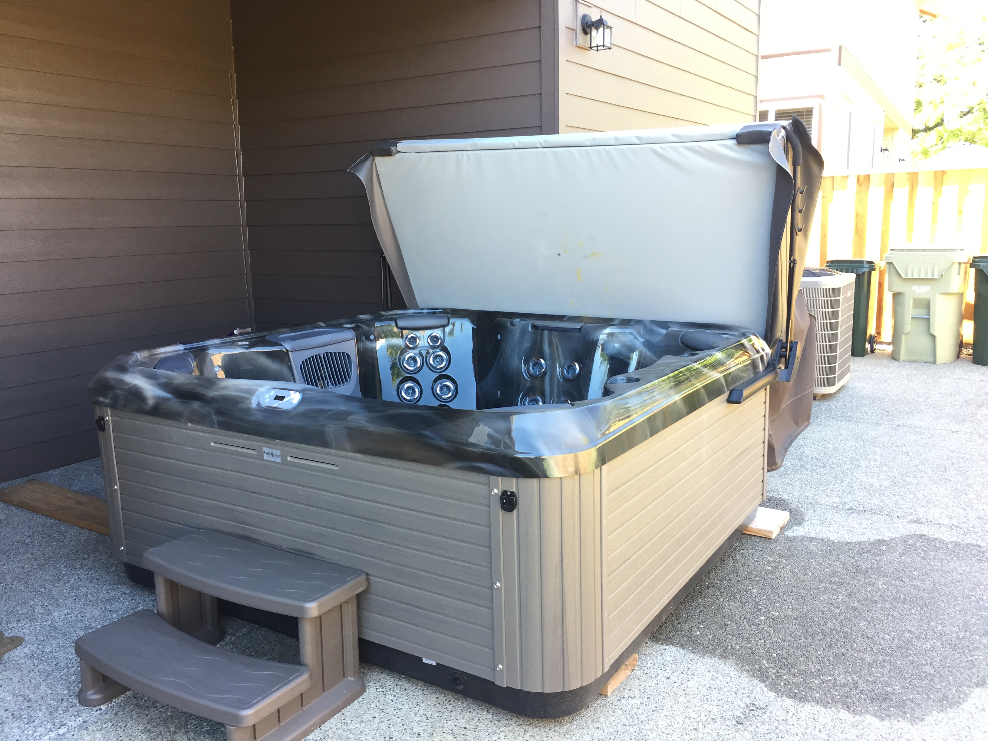 Bull Frog Stainless Jetface (X7) hot tub Like New Hot Tub Insider