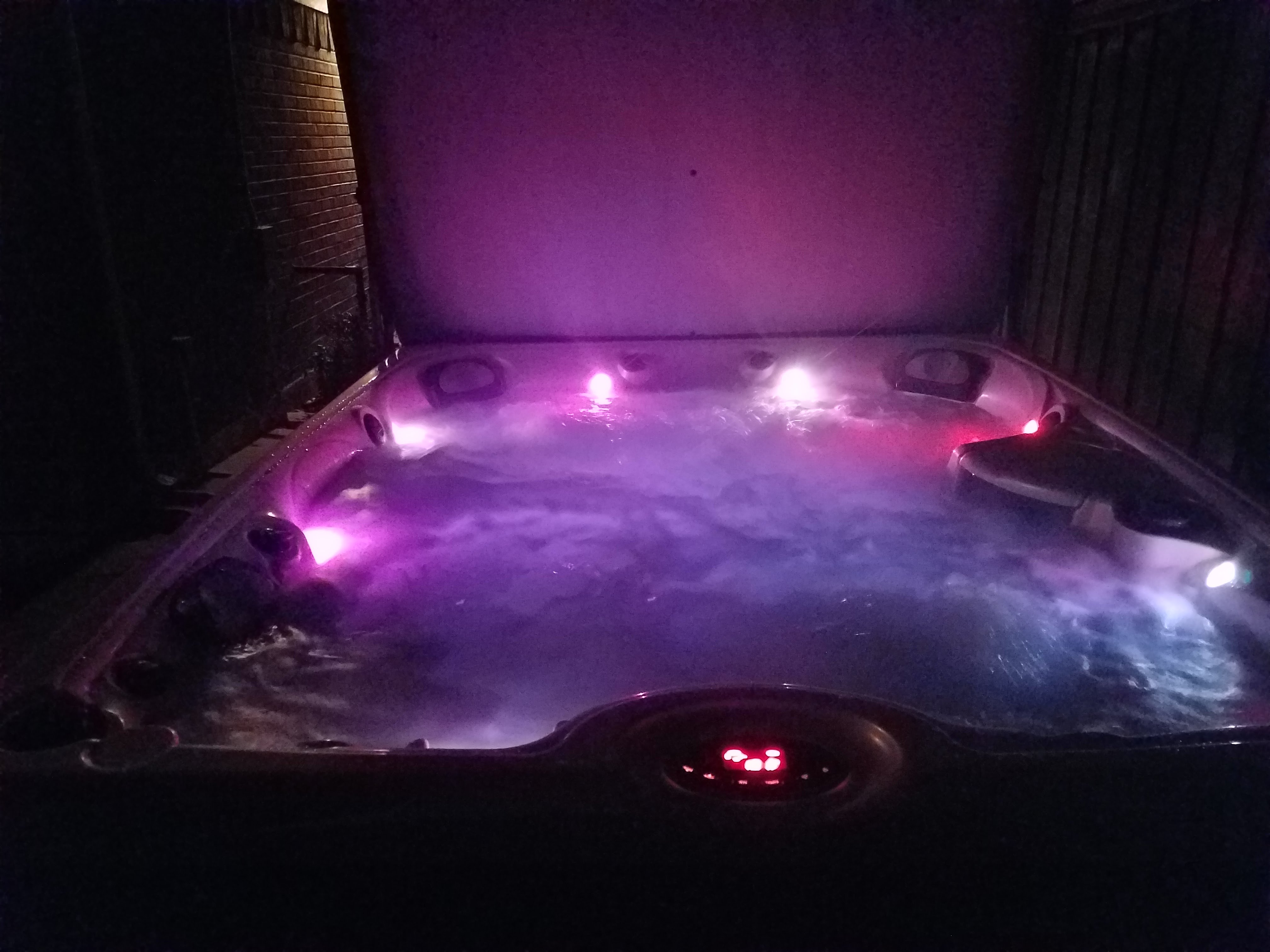 Caldera Spa brand Paradise Series "Martinique" for 5 adults. Hot