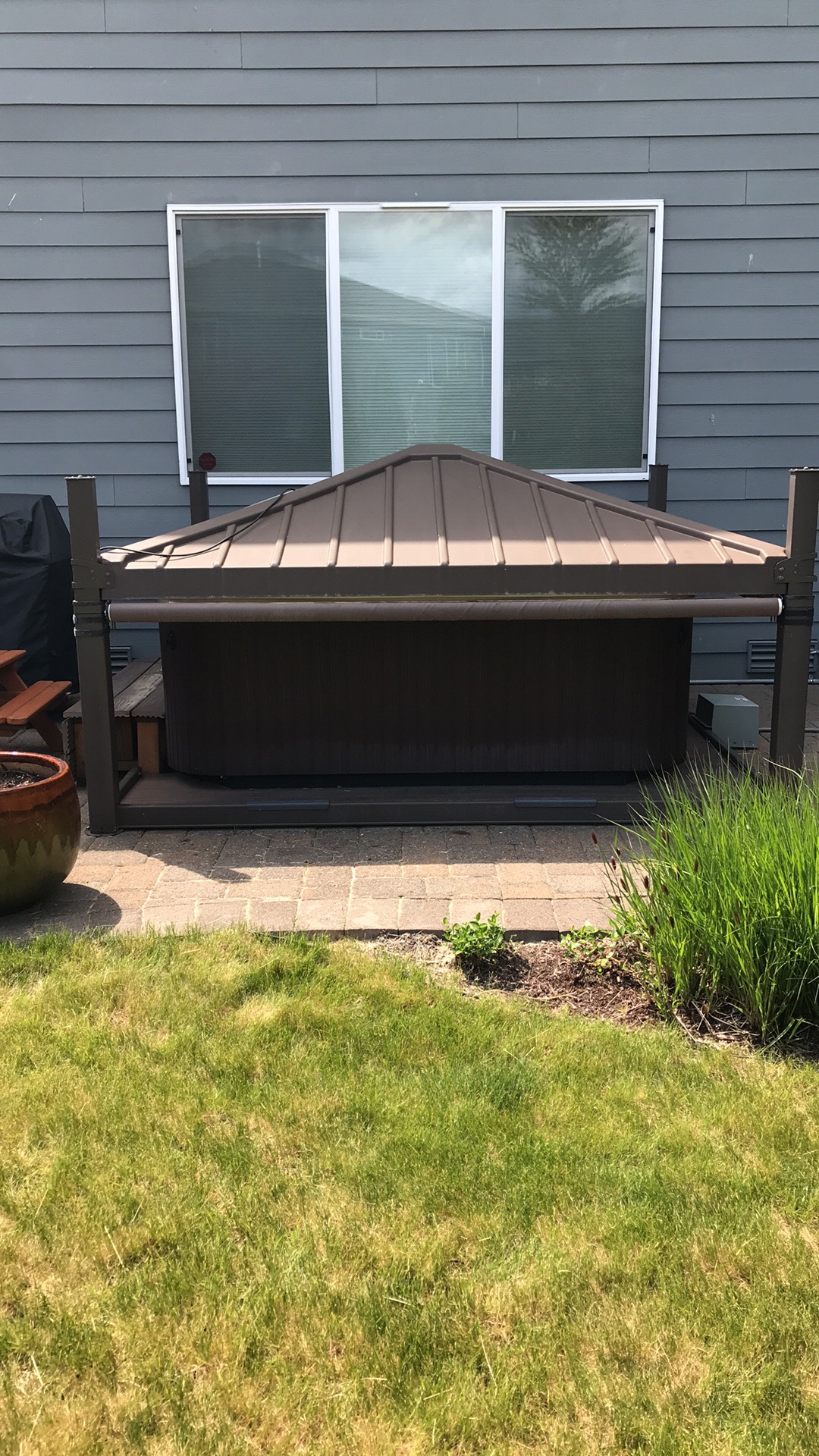 Highlife Prodigy hot tub spa with Covana oasis twilight electronic